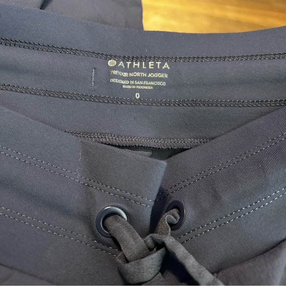 Athleta Trekkie North Jogger Size 0‎ Blue Purple Shade Zipper Pockets Drawstring - Picture 7 of 8